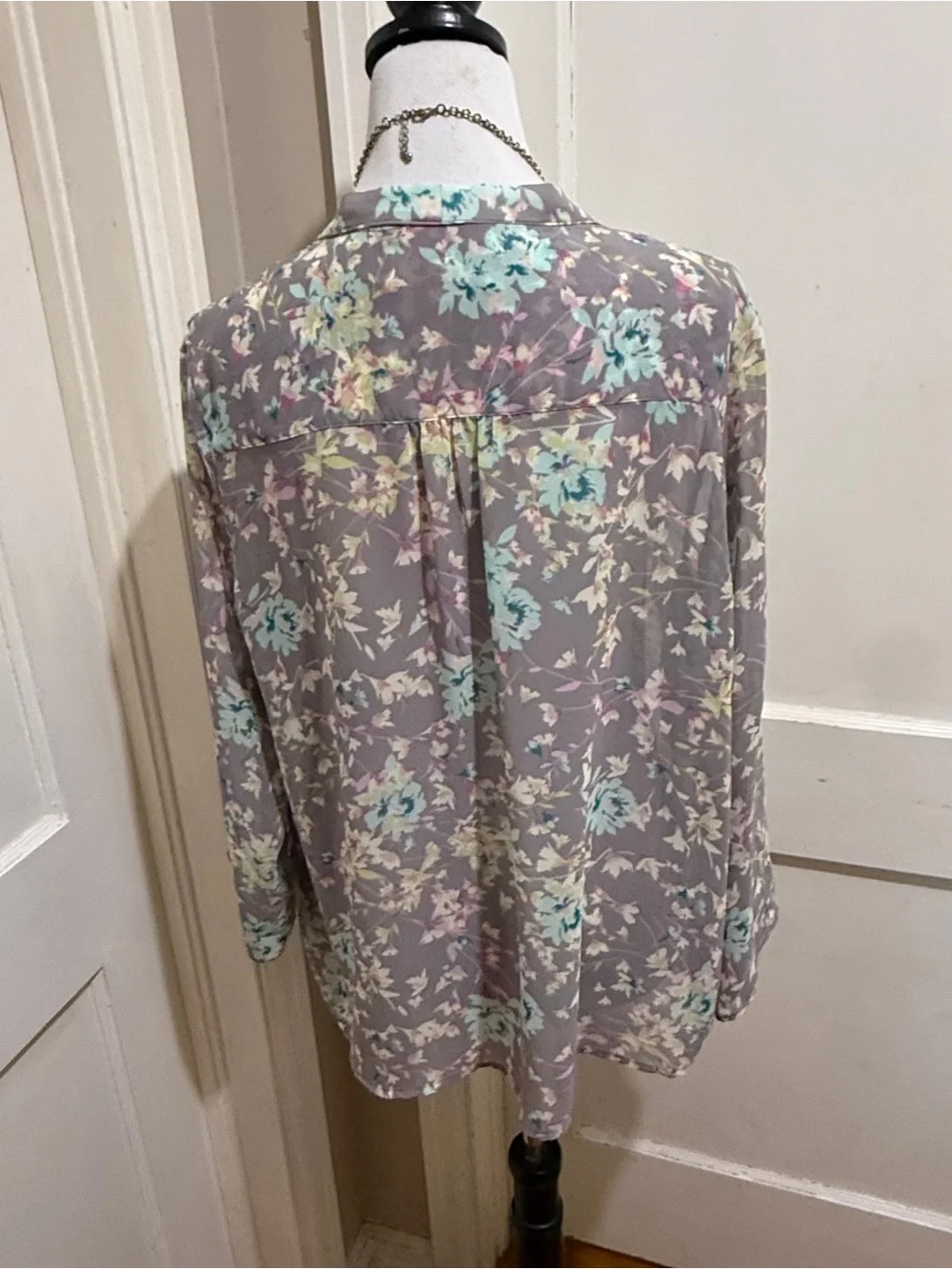Lightweight Floral Draped shrug in Soft Gray and Mint